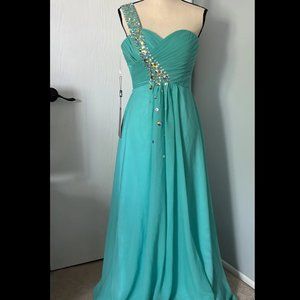 NWT Jaeden's Bridal Formal Dress